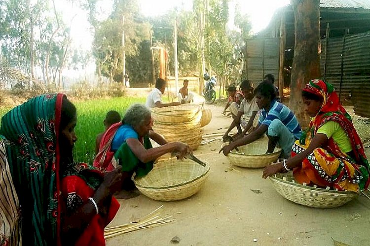 বাঁশ শিল্পের দুর্দিন, অভাবে কারিগররা