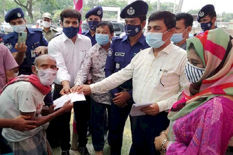 ফুলতলায় প্রধানমন্ত্রীর শুভেচ্ছা উপহার প্রদান