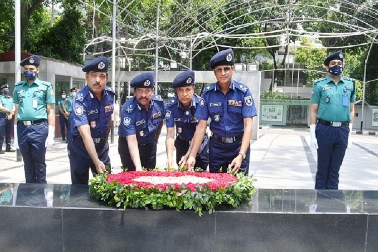 বঙ্গবন্ধুর প্রতি শ্রদ্ধায় অতিরিক্ত আইজি'রা