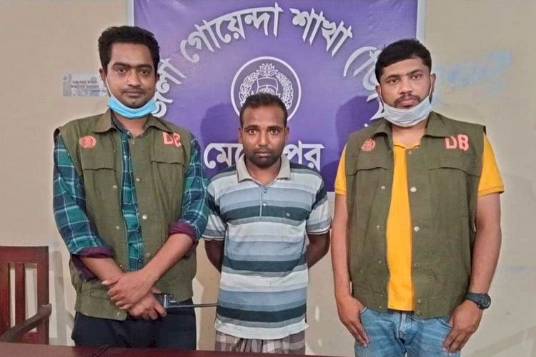 গাংনীতে গাঁজা সহ মাদক ব্যাবসায়ী আটক