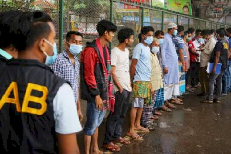 লকডাউন দেখতে রাস্তায়, ঢাকায় একদিনে গ্রেপ্তার ৭৫৫