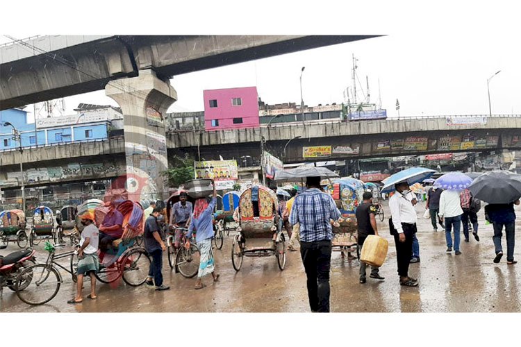 লকডাউন : রাস্তায় যানবাহন ও মানুষের সংখ্যা বেড়েছে