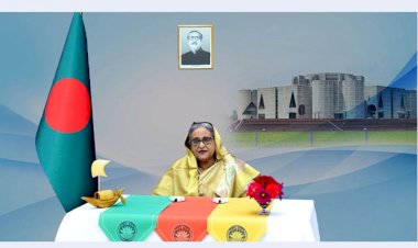 দ্রুত কোভিড-১৯ ভ্যাকসিন নিন কারণ সঙ্কট এখনও কাটেনি : প্রধানমন্ত্রী