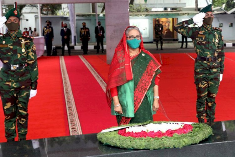 স্বাধীনতা দিবসে বঙ্গবন্ধুর প্রতি প্রধানমন্ত্রীর শ্রদ্ধা নিবেদন