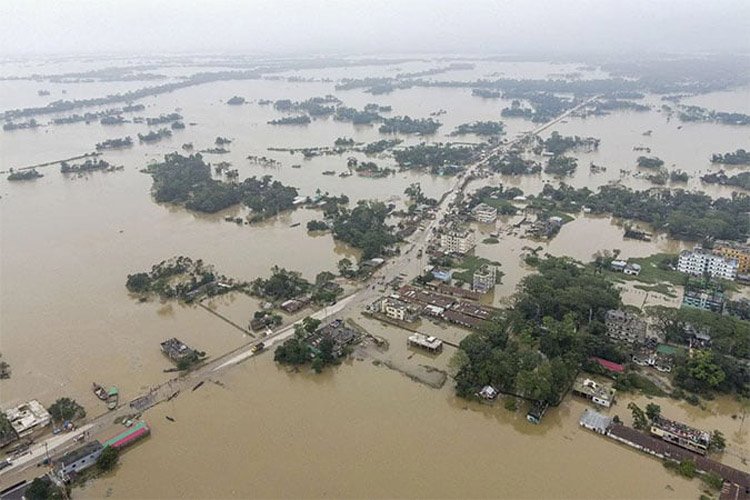 বন্যায় ১৩ জনের প্রাণহানি, পানিবন্দী ৯ লাখ পরিবার