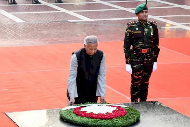 শহিদ বুদ্ধিজীবীদের প্রতি প্রধান উপদেষ্টার শ্রদ্ধা নিবেদন