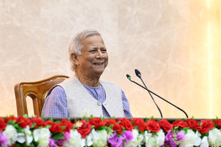 আইনশৃঙ্খলা পরিস্থিতি স্বাভাবিক রাখতে জেলা প্রশাসকদের সজাগ থাকার নির্দেশ প্রধান উপদেষ্টার