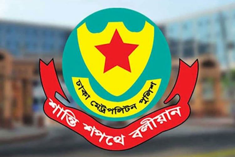 প্রতিকূলতার মধ্যেও যান চলাচল স্বাভাবিক রাখতে কাজ করছে ডিএমপি